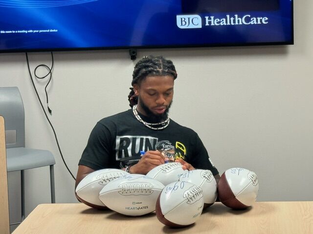 Damar Hamlin at St. Louis Children's Hospital